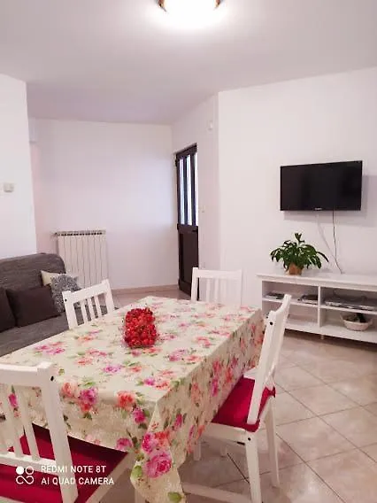 Apartment Apartman Snjezana Fazana Croatia