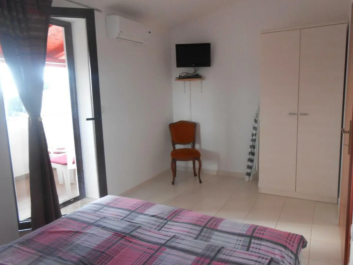 Apartman Snjezana Fazana 0*,  Croatia